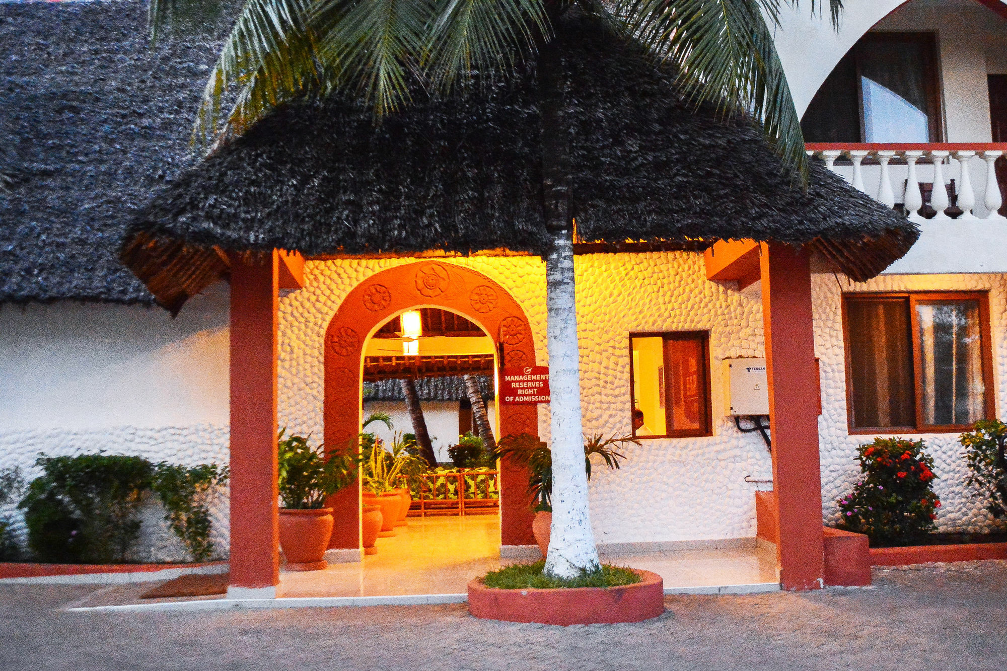 Prideinn Hotel Diani Diani Beach Exterior foto